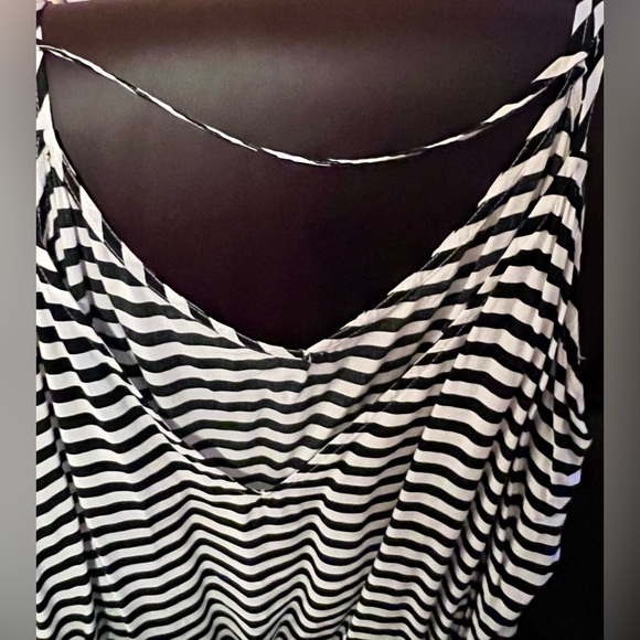 Old Navy Size XXL Low Back Striped Tank - Picture 4 of 5